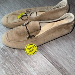 New Paul Green super soft tan suede loafers with gold hardware. Size Us 6.5 .